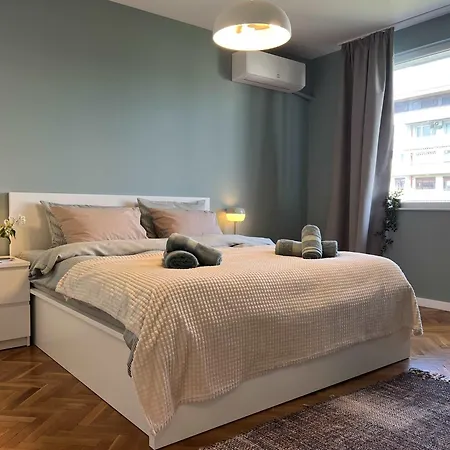 Top-floor 2bd With Terrace In The Heart Of By Flat Manаger Διαμέρισμα *