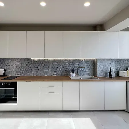 Top-floor 2bd With Terrace In The Heart Of By Flat Manаger Апартамент