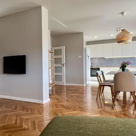 Top-floor 2bd With Terrace In The Heart Of By Flat Manаger *