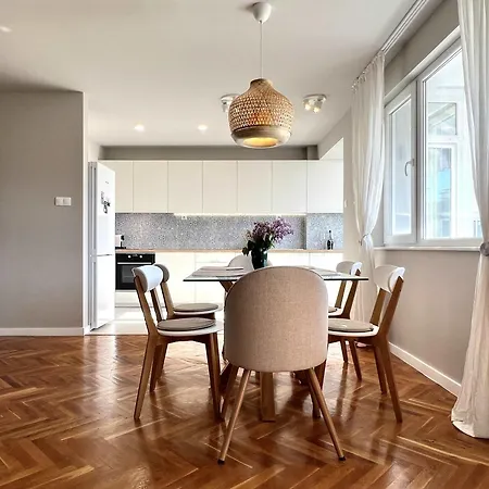 Top-floor 2bd With Terrace In The Heart Of By Flat Manаger Апартамент
